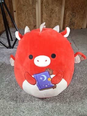 zuru rainbocorns unicorn rescue. outside egg about 14 inches.